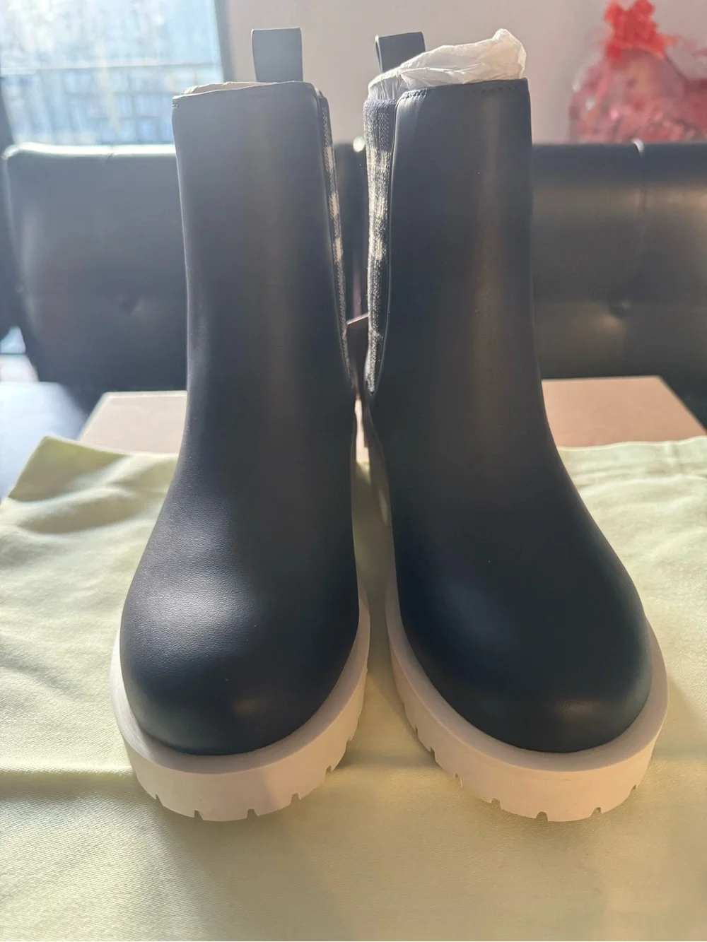 Brand new never worn Burberry Kids' Dearington Check Chelsea Boot